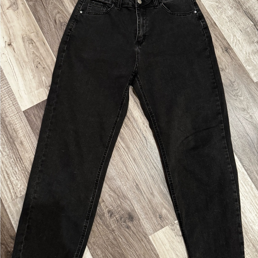 Black High-Waisted Jeans